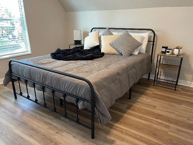 Foto del edificio - 1001 N Elm St