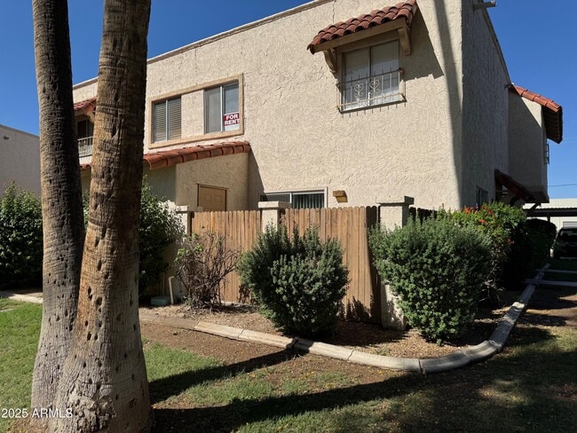 Foto del edificio - 8861 N 12th Pl