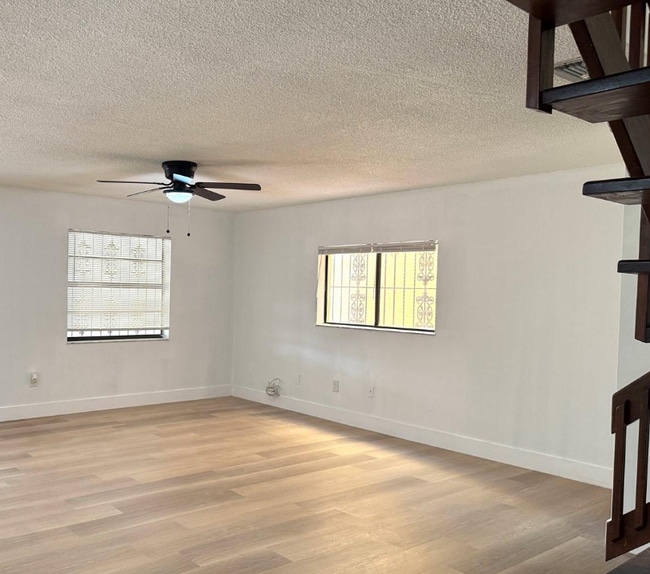 Foto del edificio - 2732 W 54th St