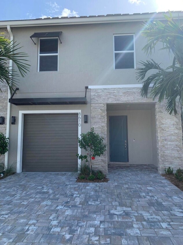 Foto principal - Via Mar Rosso, Greenacres, FL 33467 - 3 BR...