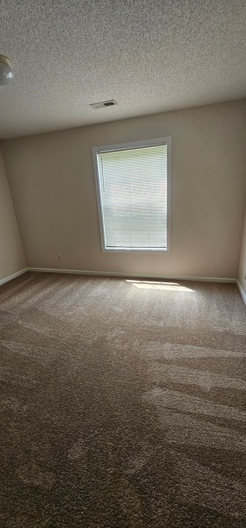 Building Photo - ***Lower rent limited time!!! *** Move in ...
