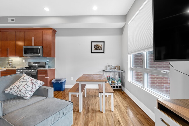 Foto del edificio - 3519 14th St NW