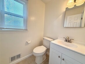 Building Photo - 1494 Culver Rd