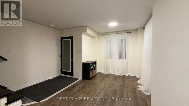 Building Photo - 2666 Bur Oak Ave