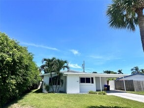 Building Photo - 407 Riverside Dr