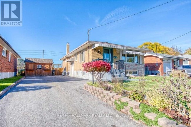 Building Photo - 8 Brantwood Dr