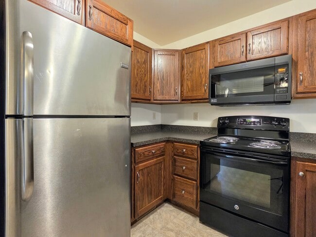 Building Photo - 14 Gable Dr