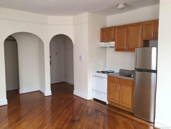 Building Photo - 43-33 48th St