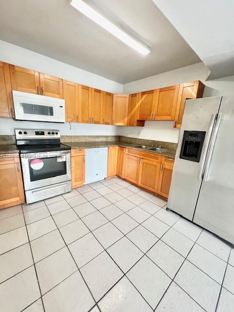 Foto del edificio - 6313 Hayes St