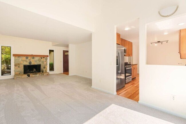 Foto del edificio - Beautiful and Remodeled Fairweather Town H...