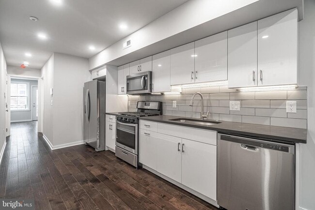 Building Photo - 752 S 8th St