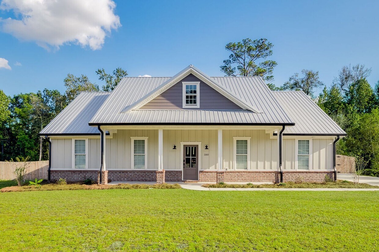 Foto principal - Like-New 3BR + Flex Room, 2.5BA Home with ...