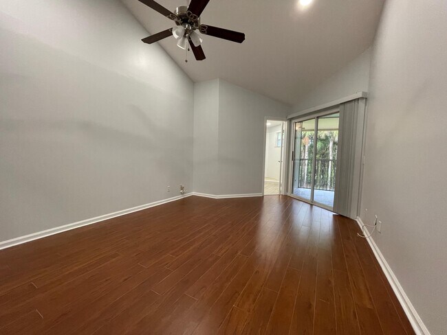 Building Photo - 6516 Via Regina