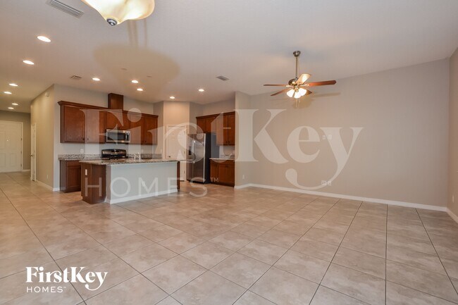 Foto del edificio - 824 Grand Hilltop Dr
