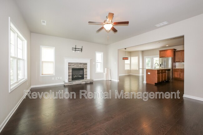 Building Photo - 140 S Ridge