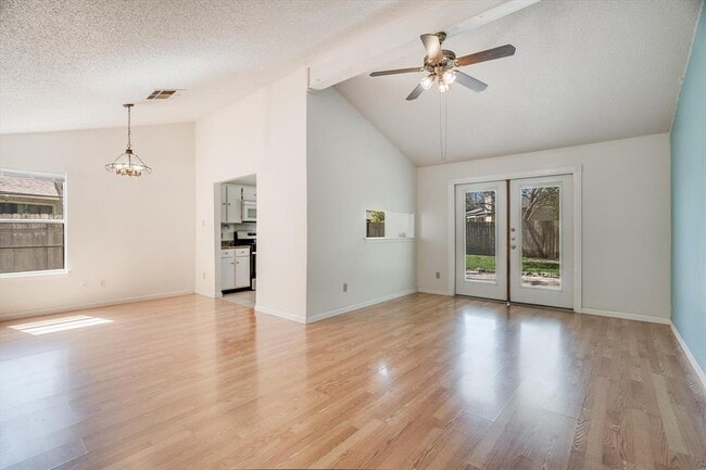 Building Photo - 10422 Firethorn Ln