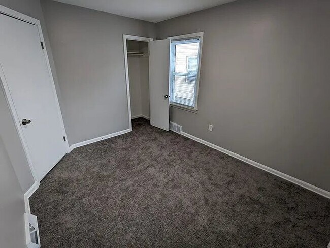 Foto del edificio - 24892 Schroeder Ave