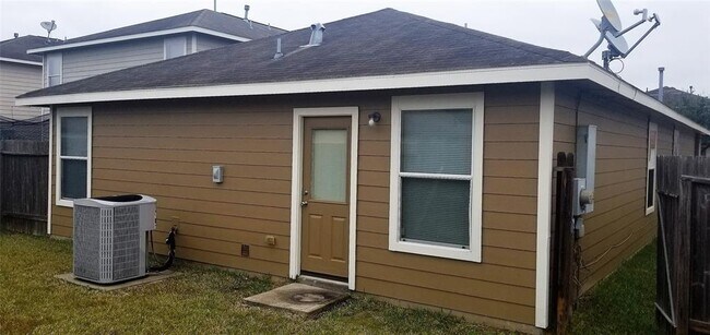 Building Photo - 21223 Linden House Ct