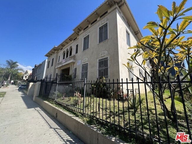 Foto del edificio - 946 S Burlington Ave