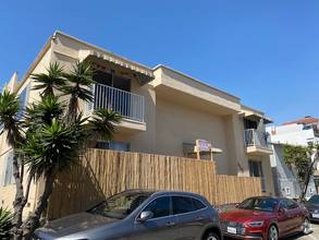 Building Photo - 117 Catamaran St
