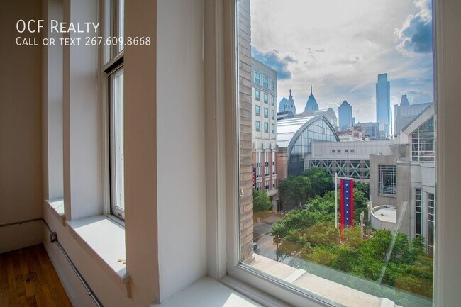 Building Photo - Beautiful Industrial Style Loft in Prime C...