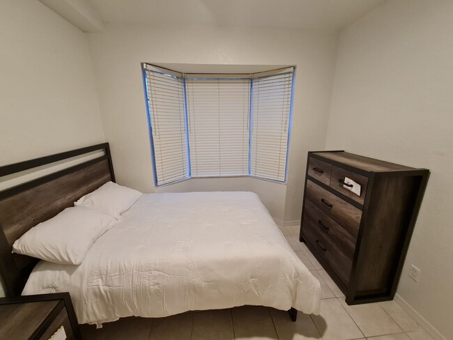 Foto del edificio - 705 SW 148th Ave