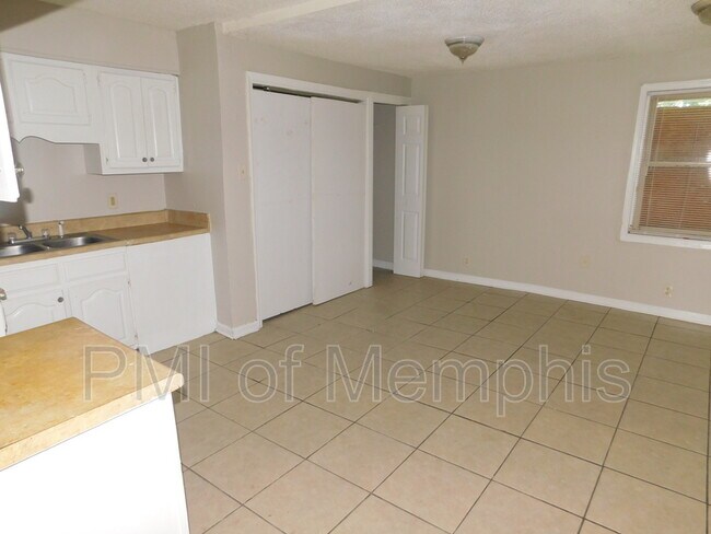 Building Photo - 3508 Ashford Rd