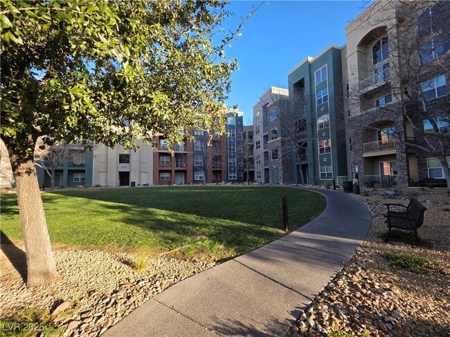 Building Photo - 62 E Serene Ave