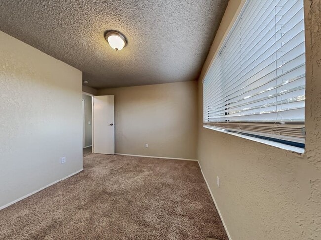Building Photo - 5121 S 302nd Pl