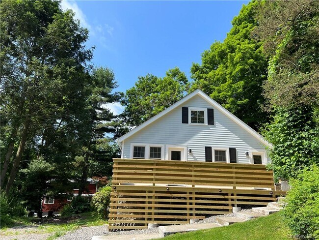 Building Photo - 691 Long Pond Rd