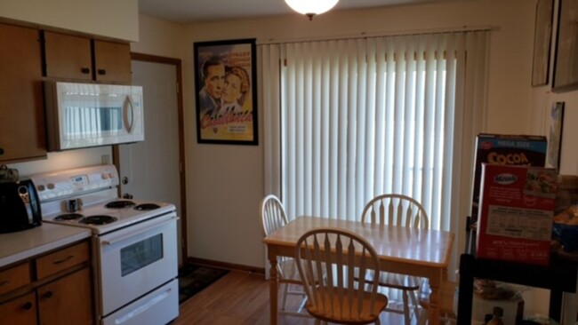 Foto del edificio - Ames upgraded duplex, available 8/1 possib...