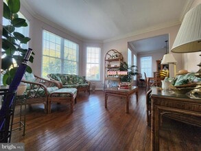 Building Photo - 885 Caren Dr