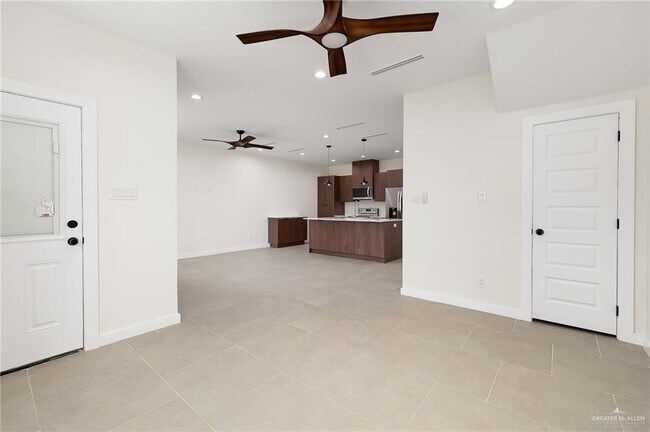 Foto del edificio - 912 Bicentennial Blvd