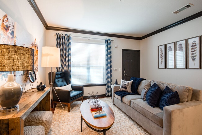 Interior Photo - Grandea Lakemont