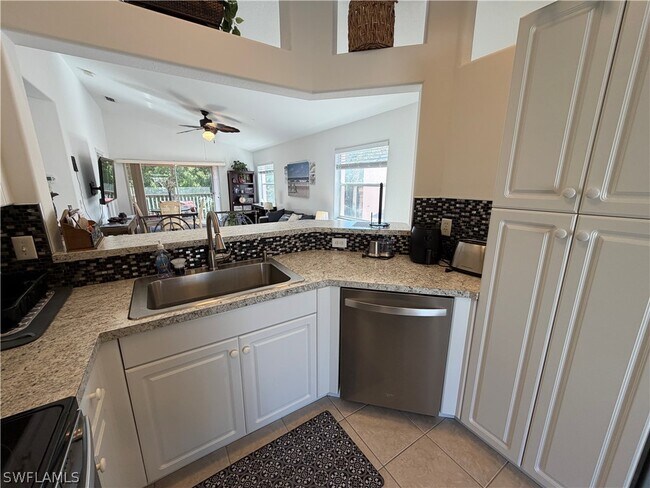 Foto del edificio - 26699 Little John Ct