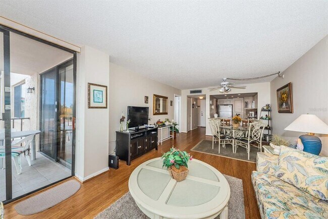 Building Photo - 6218 Palma Del Mar Blvd S