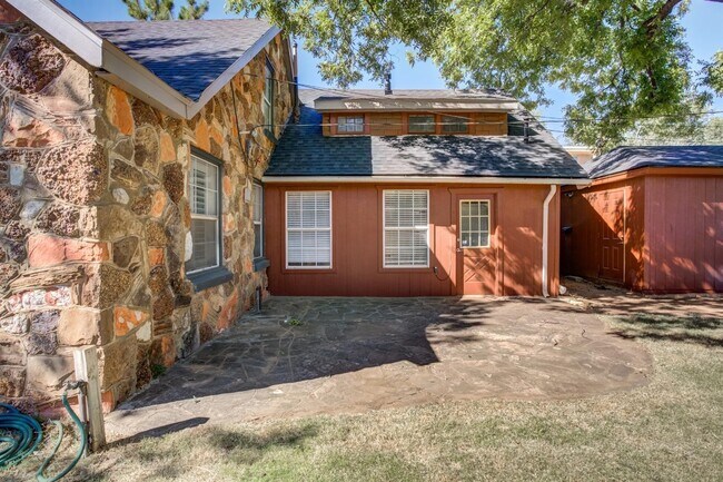 Building Photo - 2702 20th St