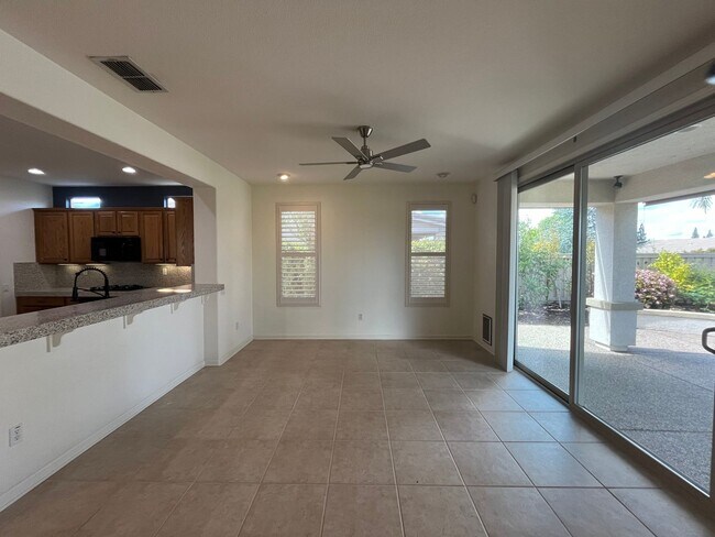 Building Photo - Beautiful Home in Lincoln Sun City