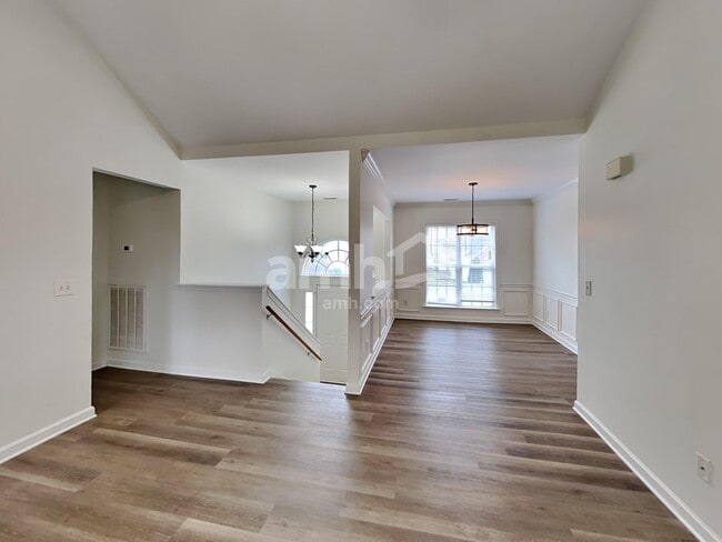 Building Photo - 5016 Saunders Ter