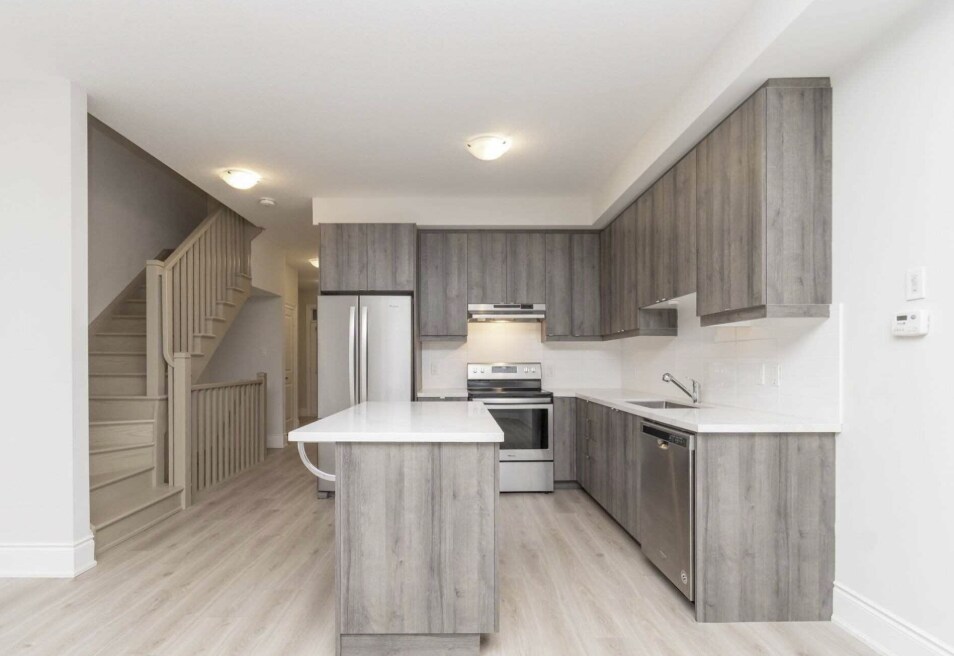 Building Photo - 579 Wedgewood Dr