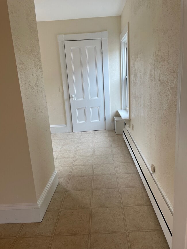 66 Church St Unit 2, Wellesley, MA 02482 66 Church St Wellesley, MA