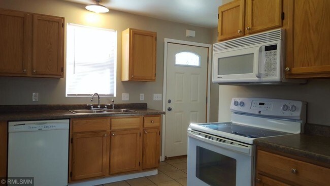 Building Photo - 15100 Crestview Ln