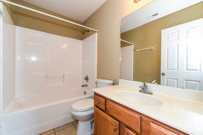 Building Photo - 106 Silver Creek Ct