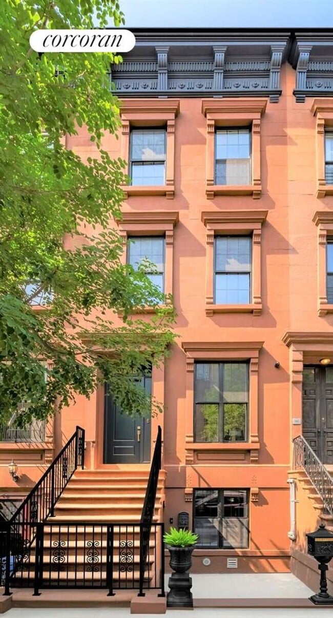 Building Photo - 158 W 136th St