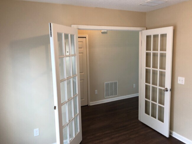 Building Photo - 9155 Mill Grove Drive