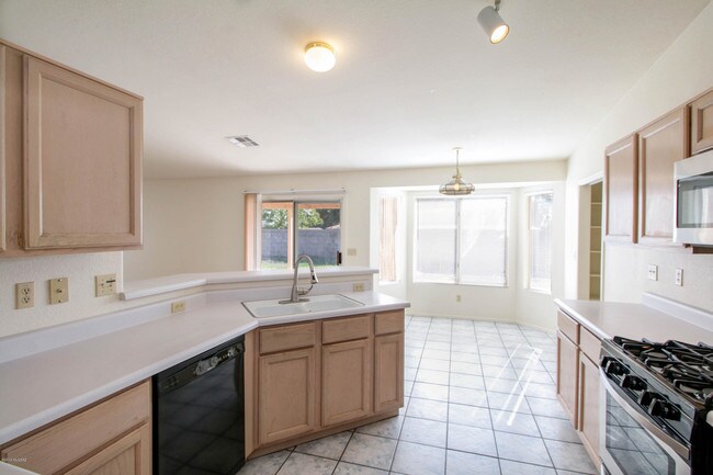 Building Photo - 10008 E Moonstruck Way