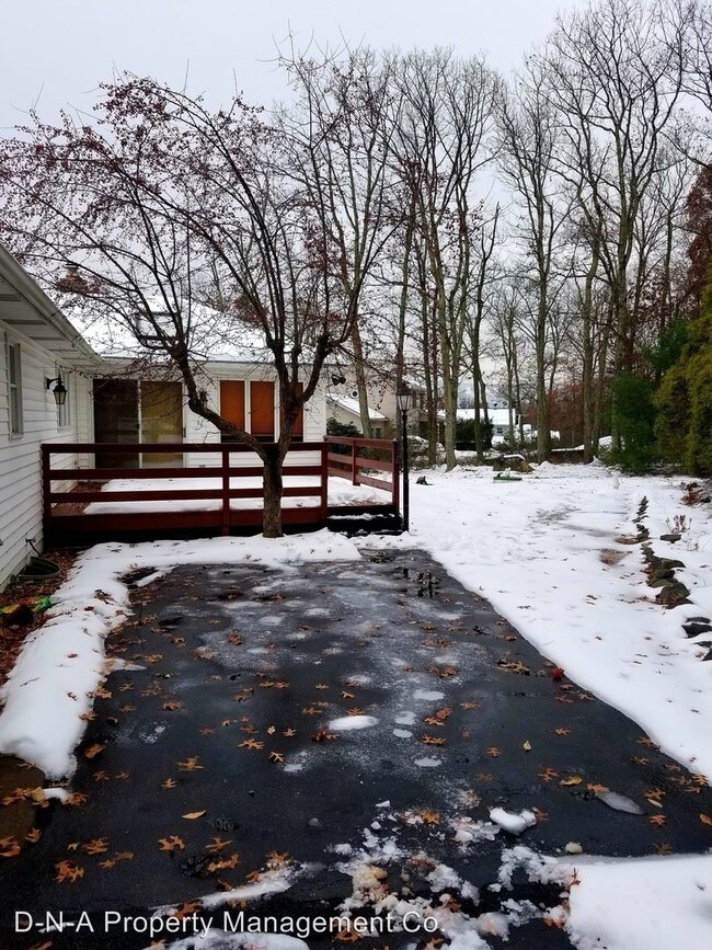 Foto del edificio - 3 br, 3 bath House - 5207 Meadow Court