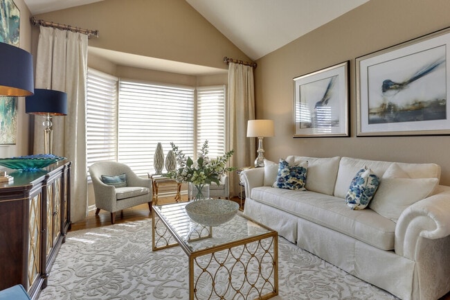 Building Photo - 15407 E Crestline Pl