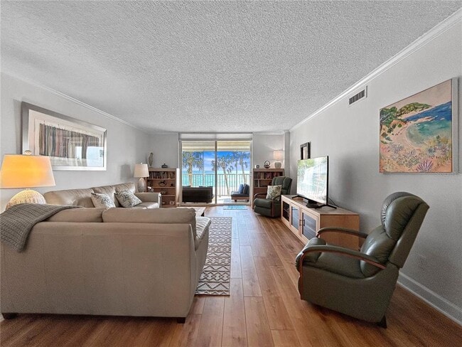 Building Photo - 4325 Gulf of Mexico Dr