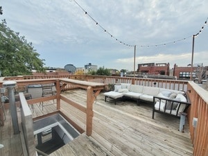 Building Photo - 931 N Racine Ave